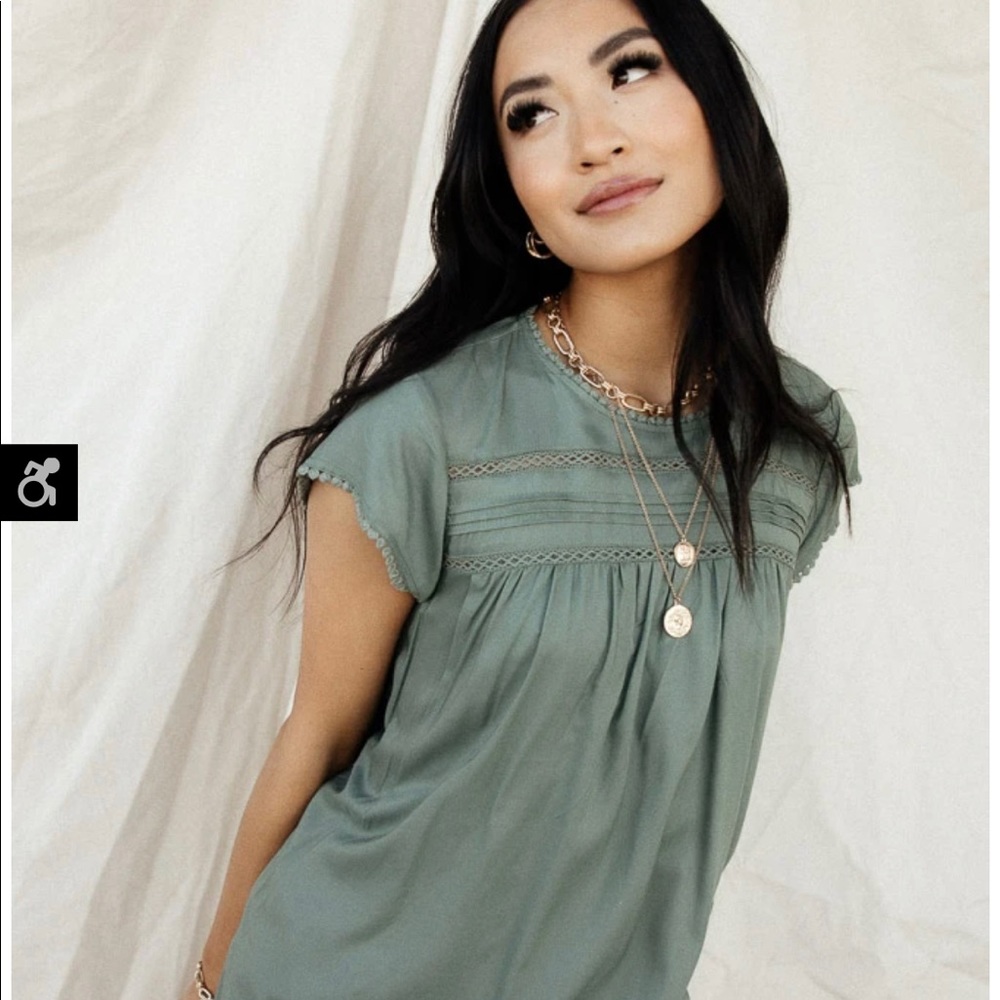 Women’s sage green top